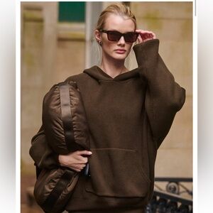 Scholar Hooded Sweater - Alo Sweater